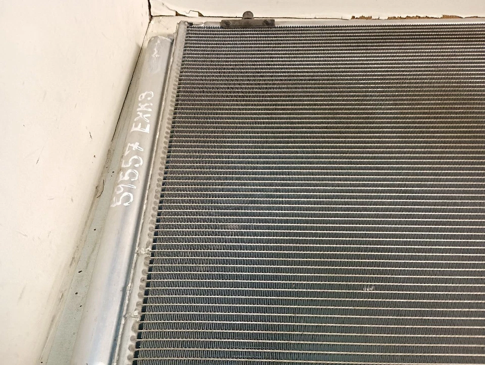 Condensador CA de 2013 Toyota RAV4 11226297 - Imagem 2 de 4