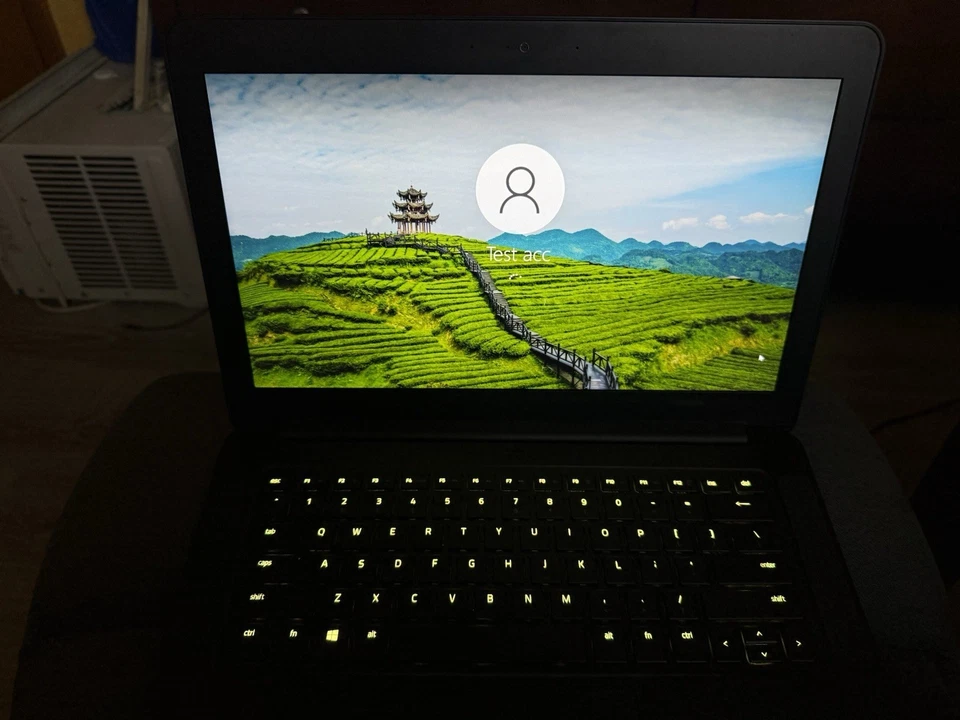 Razer Blade Stealth 14” FHD laptop Core i7, GTX 1060 6gb gpu, upgraded ram/ssd!! - Image 3 of 4