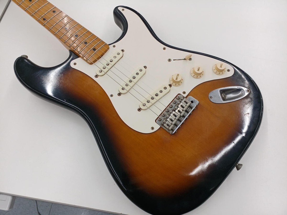 超美品1980年代 Fender Japan stratocaster SSH 1983 Fender Japan '57 Reissue Stratocaster JV ST57-85 Fiesta