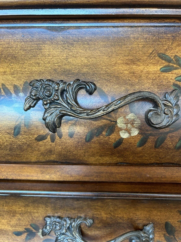 Ethan Allen Toscana Bomba Cofre Pintado Acentos Florales 3 Cajones Foto 4 de 4