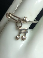 4438 Sterling silver signed LA 925 musical no...
