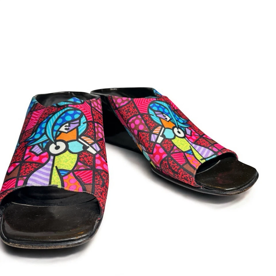 Donald Pliner Fabric Wedge Mules Fun Colorful Romero Britto Print Women’s Sz 10 - Imagem 3 de 4