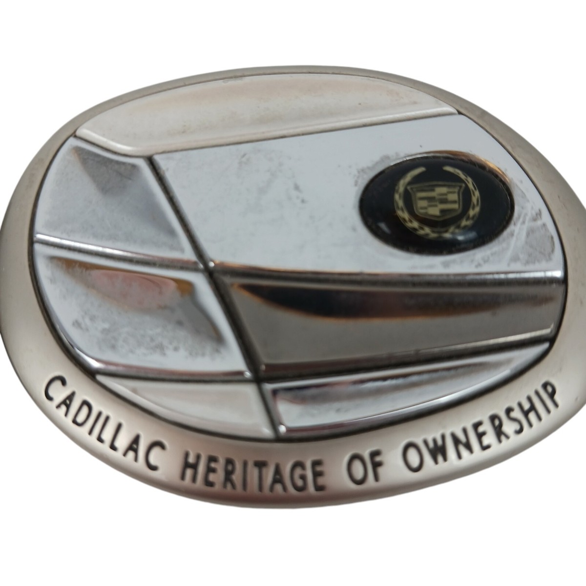 Cadillac Heritage of Ownership メダル VINTAGE CADILLAC HERITAGE OF OWNERSHIP GRILL MEDALLION