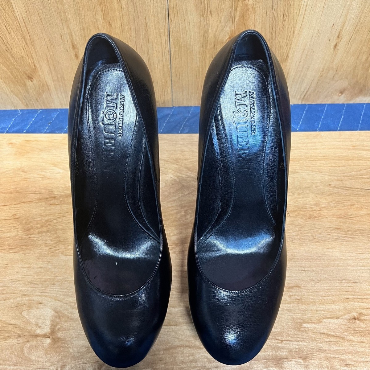Alexander McQueen Leather Platform Lacquered Heel Pump Sz 40