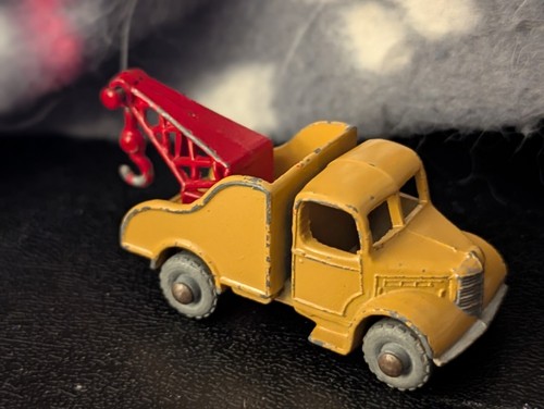 EXCEPTIONAL QUALITY 1:87 HO SCALE 1.75"L TOW TRUCK BOLD COLOR SCHEME LESNEY UK