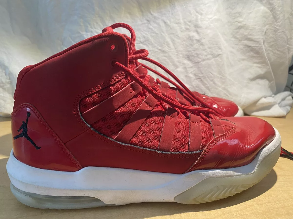Jordan max shop aura gym red