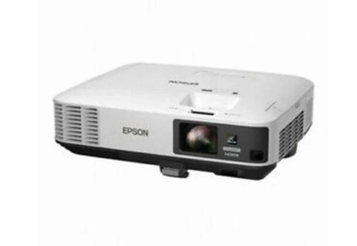 EPSON EB-2065 XGA 5500lm Beam Projector Smart Home Theater / FAST & SAFE