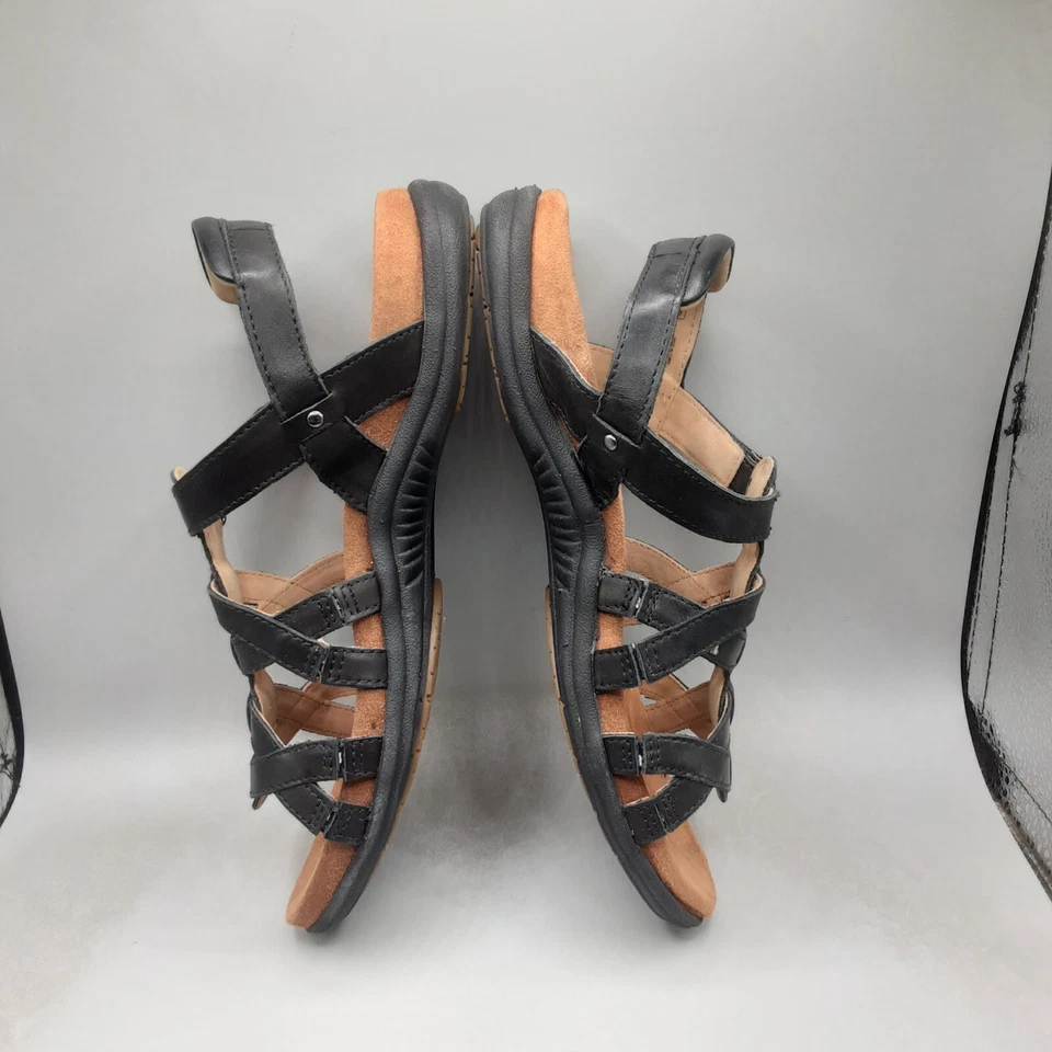 Sandalias para mujer Cobb Hill Rubey tejidas con tiras 7W negras A11 Foto 3 de 4