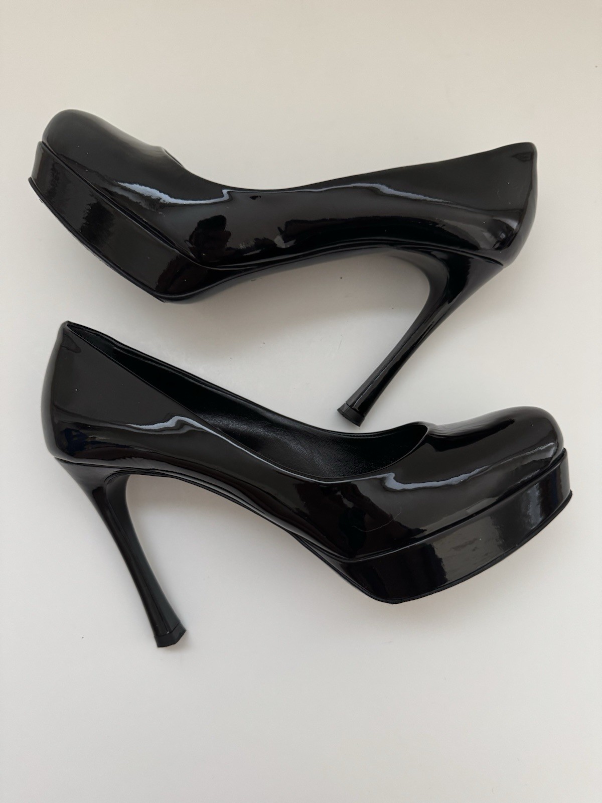 Decolte Yves Saint Laurent YSL Tribute nere in vernice con tacco plateau 37 5