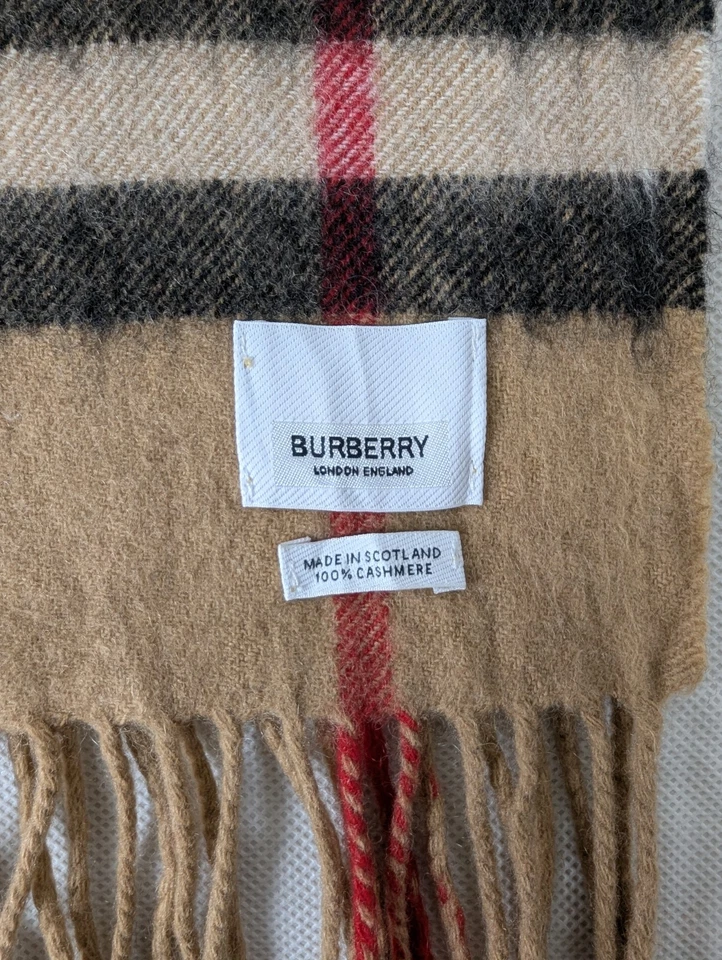 Bufanda a cuadros Burberry Cashmere Nova | Unisex Beige | Auténtica verificada | Limpia Foto 2 de 4