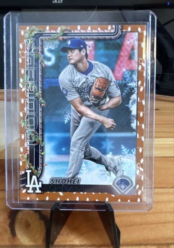 2025 Topps Holiday - Shohei Ohtani #H1 Gold Holiday Lights