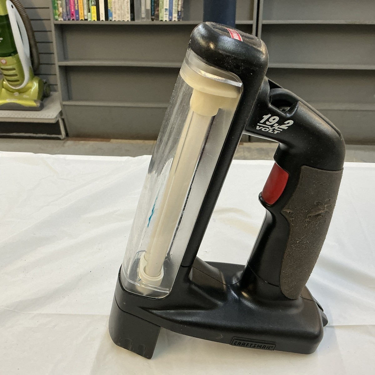 craftsman black light flashlight 700 Lumens LED Handheld Spotlight Flashlight, 3 Lighting Modes for Camping, Hiking, Fishing, Running, Power Outages, & Emergencies, 6AA Alkaline Batteries IncludedCMXLFAG65280 A compact lightweight design makes this an essential addition to your toolbox. Craftsman CMXLFAG65574 Pen Light 80