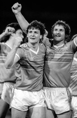 1985 W/C Qualifier Wales v Spain Mark Hughes celebrates scoring th- Old Photo