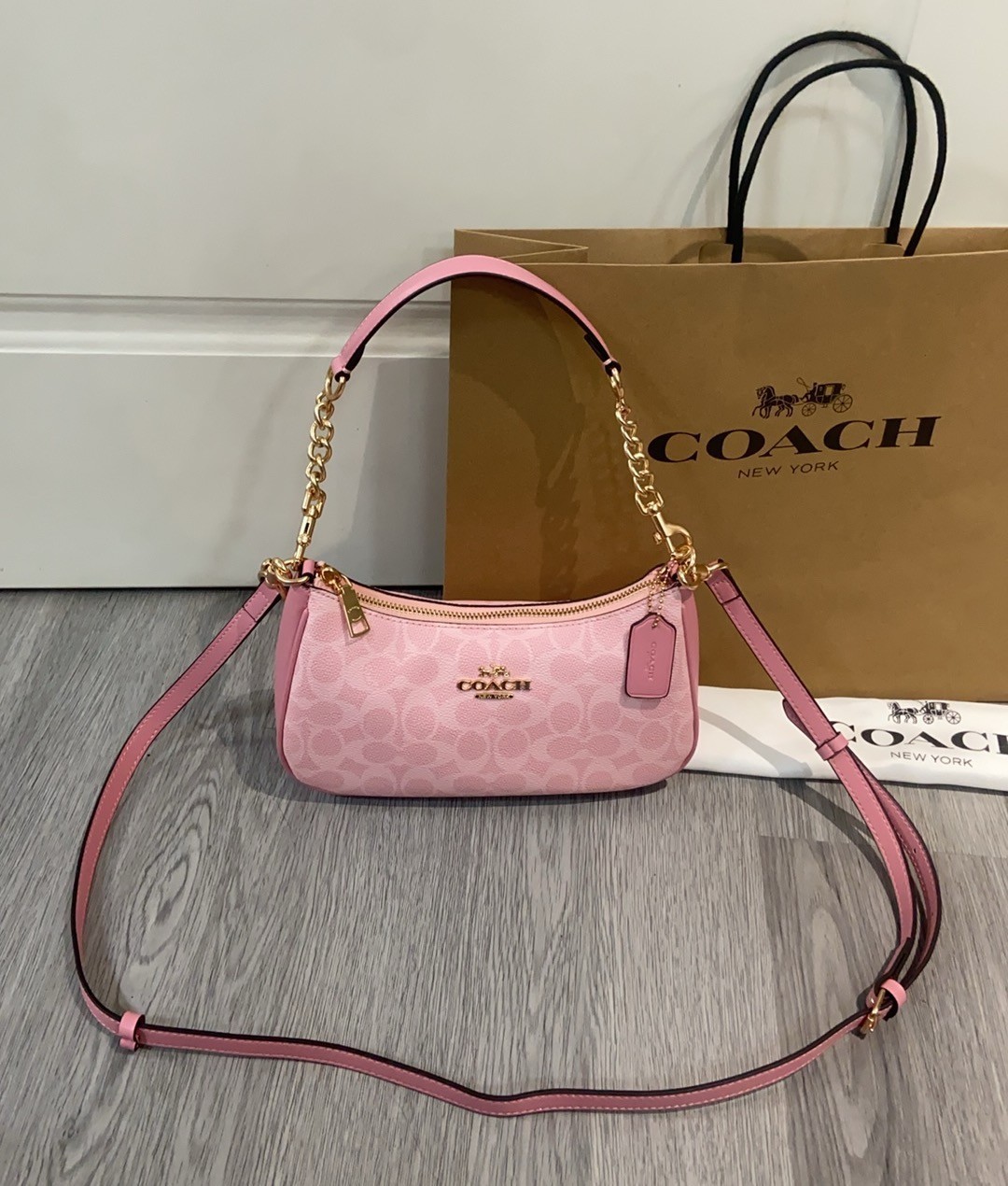 COACH CV933 Teri Shoulder Bag Signature Leather Pink - NEW