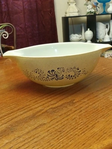 Vintage 4qt Pyrex Cinderella Mixing Bowl Homestead Pattern #444