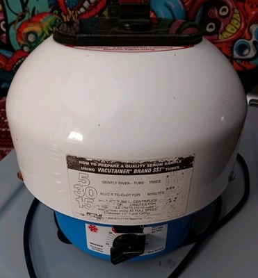 Labcorp Drucker Company Centrifuge 613B.