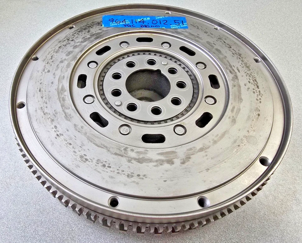 VERY NICE USED ORIGINAL PORSCHE 911 965 993 TURBO DUAL MASS FLYWHEEL - Image 2 of 4