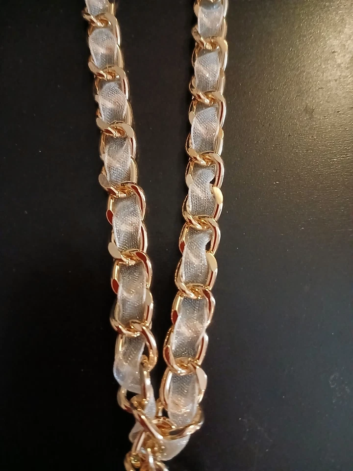 Collar calavera flor azul y blanco pavé diamantes de imitación cristal Betsey Johnson Foto 4 de 4