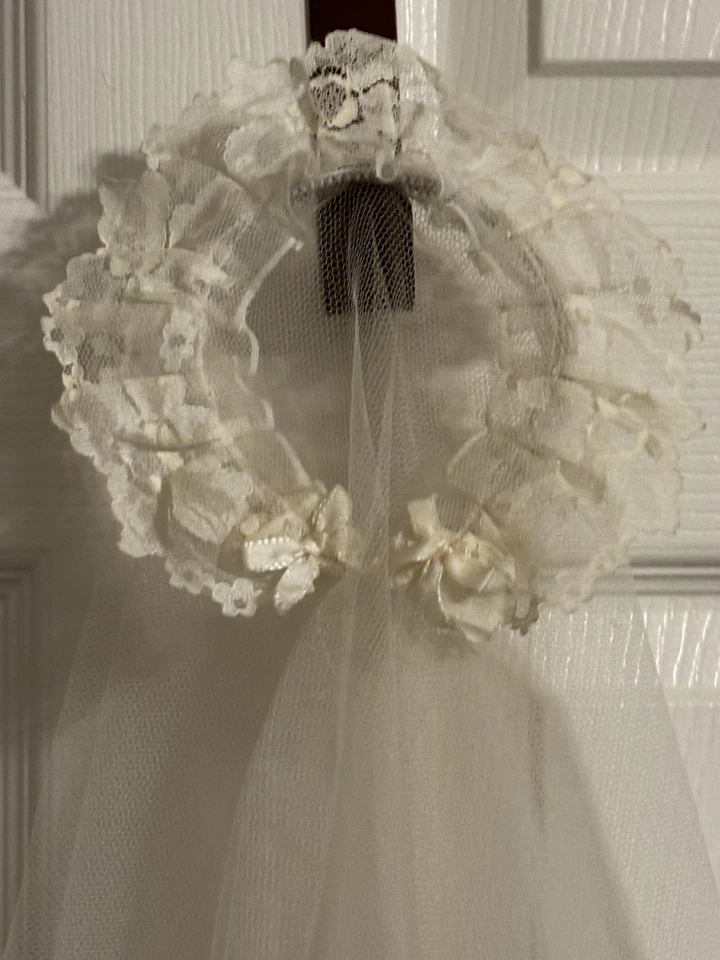 Velo vintage de tul de encaje con flores de la década de 1950 para niñas de la Santa Primera Comunión Foto 4 de 4