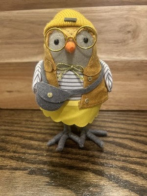 Featherly Friends Hatched 2023  apple 