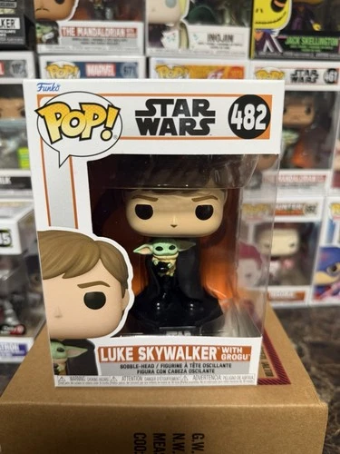 Funko Pop! Vinyl: Star Wars - Luke Skywalker with Grogu #482