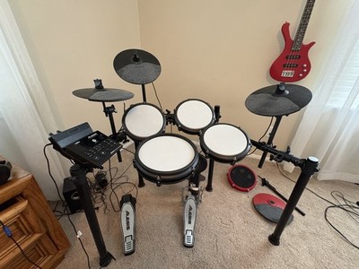 Alesis Nitro Ma-Piece Electronic Drum Set - Black (NITROMAXKITXUS). Gently used.