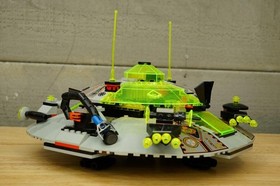 Vintage LEGO Set Retired 1997 Space Alien Avenger UFO 6975 + Some Minifigs