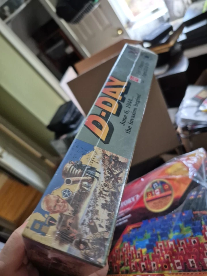 🥵🔫 NEW! Avalon Hill WWII Land Combat D-Day (Smithsonian Ed) - Image 4 of 4