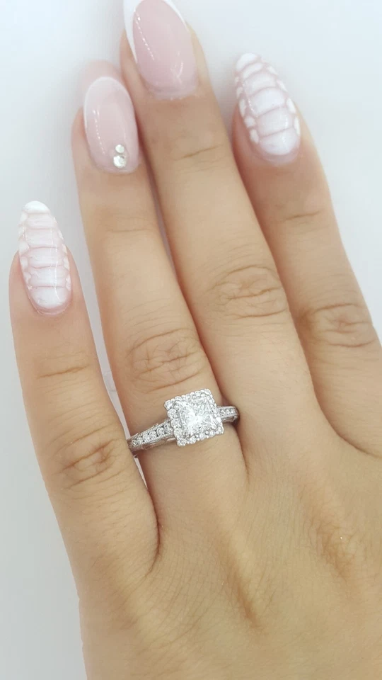 Anillo de compromiso TACORI 2618PR5 corte princesa halo diamantes 1,26 quilates 18 k Rt $10.690 Foto 3 de 4