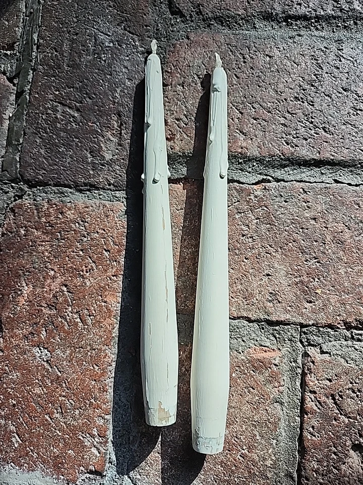 Vintage Set of 2 Wood Candle Sticks Tapers Melting White Chippy Faux Candles # — 第 2/4 张图片