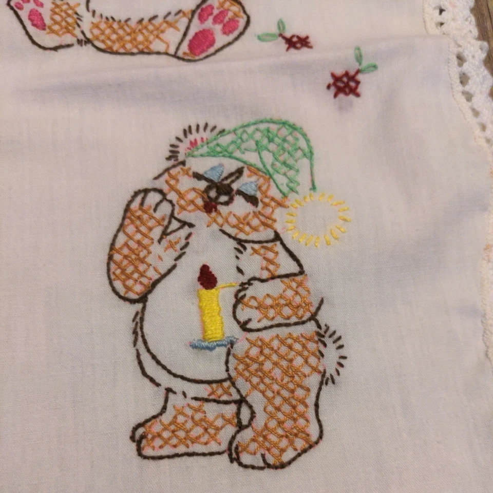 Funda de almohada vintage hecha a mano punto de cruz bebé cuna/carruaje 16" x 12" osos Foto 4 de 4