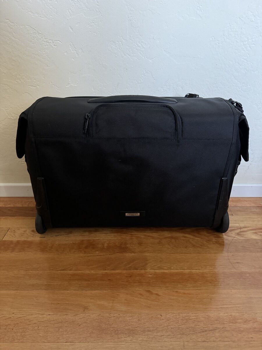 Tumi Alpha 2 Travel 22037D2 Carry on 2 Wheel Suitcase Tumi Alpha 2 Travel 22037D2 Carry on 2 Wheel Suitcase