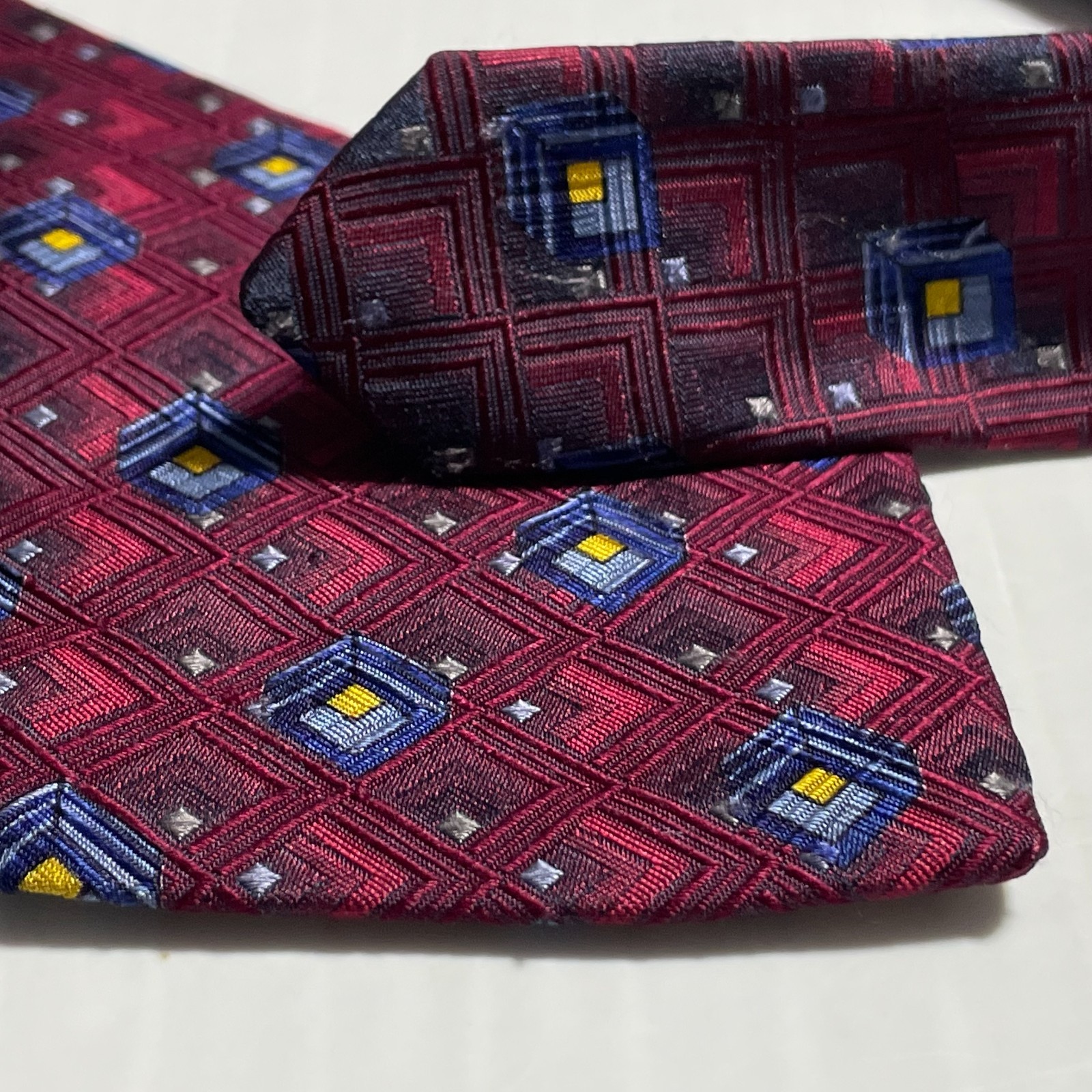 ROBERT TALBOTT BOC Dark Red Geometric Squares Blu… - image 4
