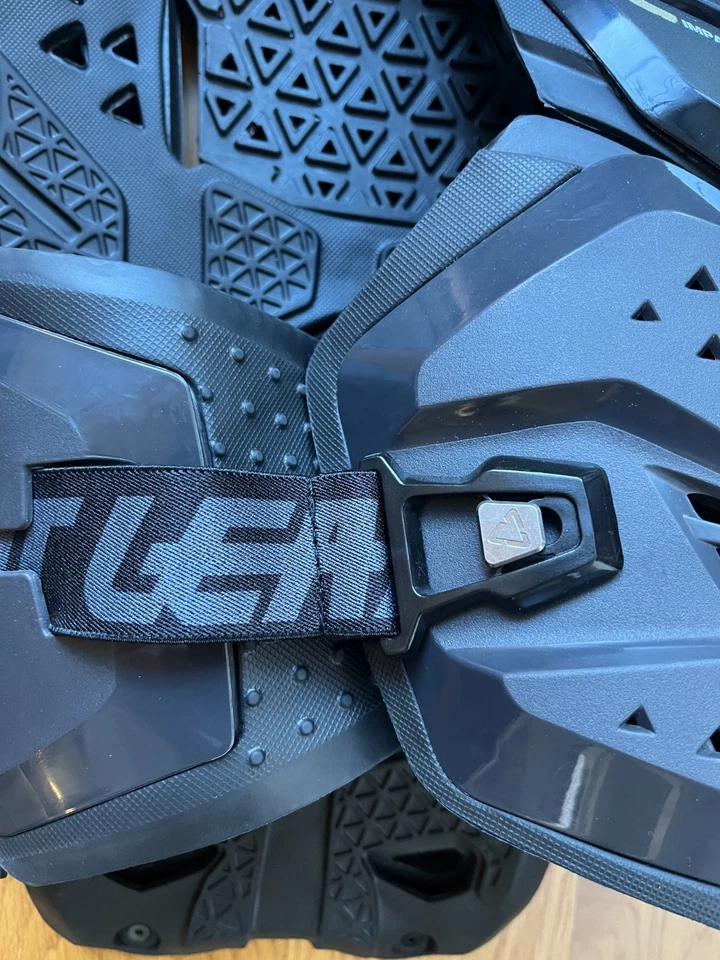 Leatt 6.5 Body Protector - Image 4 of 4