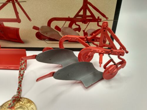 The Dearborn Two Bottom Plow & Blade Precision Series 1/16 - Picture 5 of 12