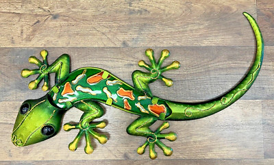 Gecko Green Metal And Glass Garden Wall Decor 18'' x 11''