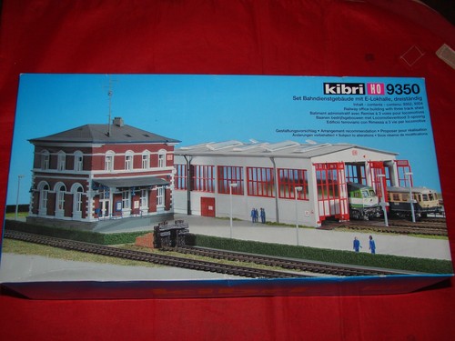 KIBRI HO MAQUETTE HANGAR A LOCOMOTIVE 9350 A MONTER TRAIN ELECTRIQUE NEUF BOITE | Zustand: Occasion