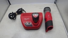 MILWAUKEE TOOLS FASHLIGHT 49-24-0146 KIT, COMES WITH BATTERY AND CHA (TDY028960)