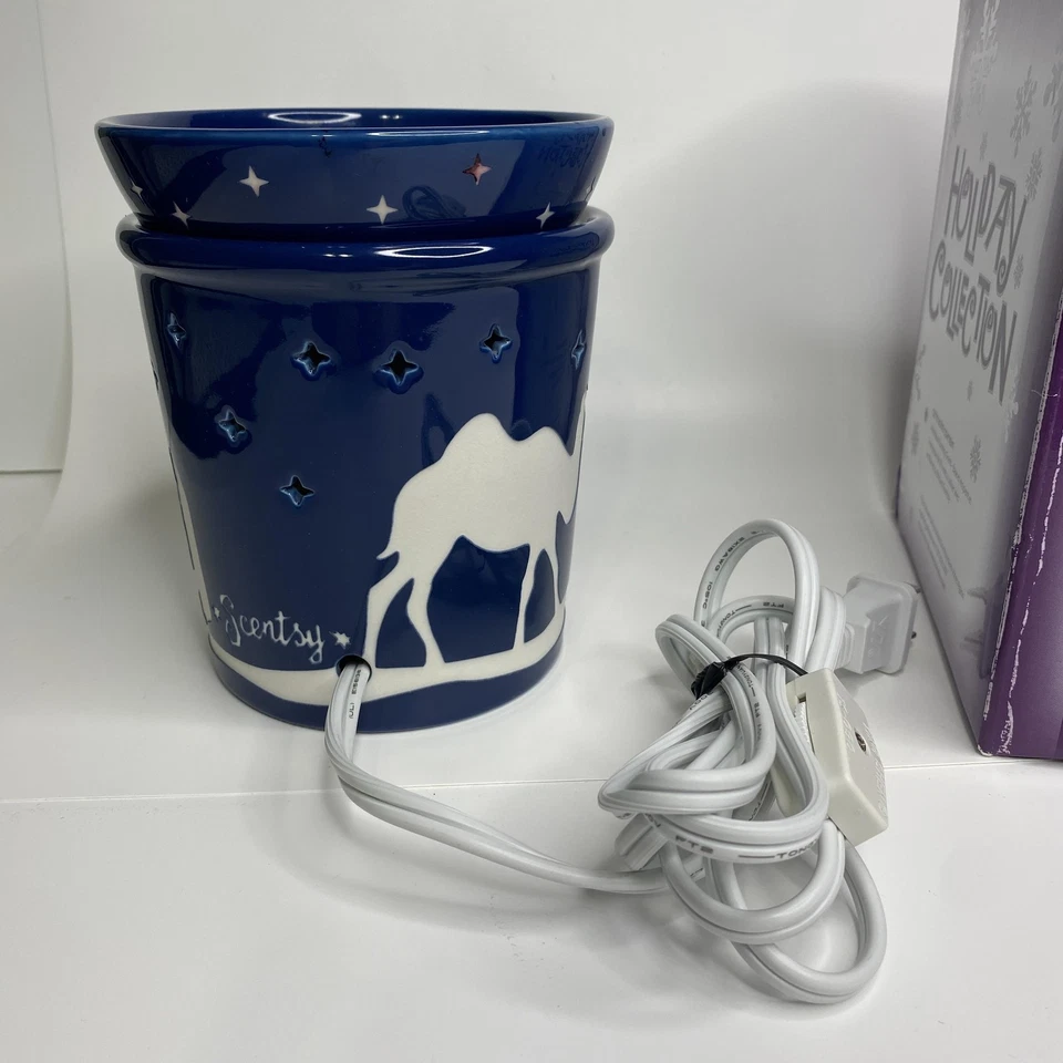 Calentador de cera eléctrico tamaño completo Scentsy Silent Night azul Belén Navidad Foto 4 de 4
