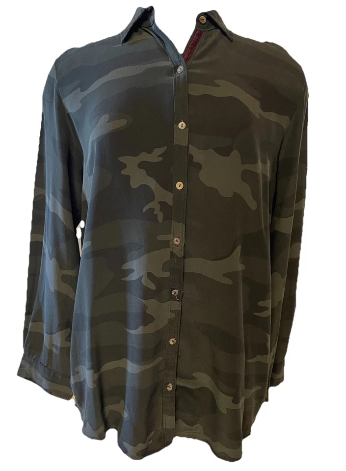 Johnny Was Workshop L Camuflaje Seda Abotonada Bordada Terciopelo Parte Superior Trasera Verde Foto 2 de 4