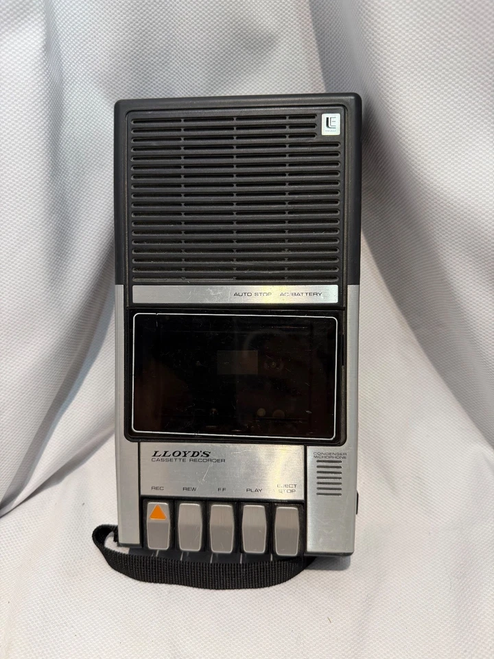 Кассетный магнитофон Lloyd's V126 — винтажный 1970-е  - Изображение 3 из 3