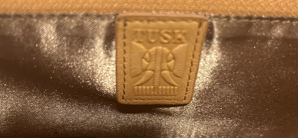 Cartera de cuero marrón en relieve TUSK Croc Foto 4 de 4