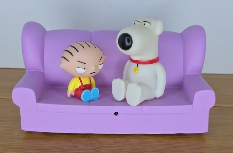 FAMILY CHICO TV HABLANTES TELEVISIÓN CONTROL REMOTO ACTIVADO SOFÁ DIORAMA FIGURA FUNCIONA Foto 4 de 4