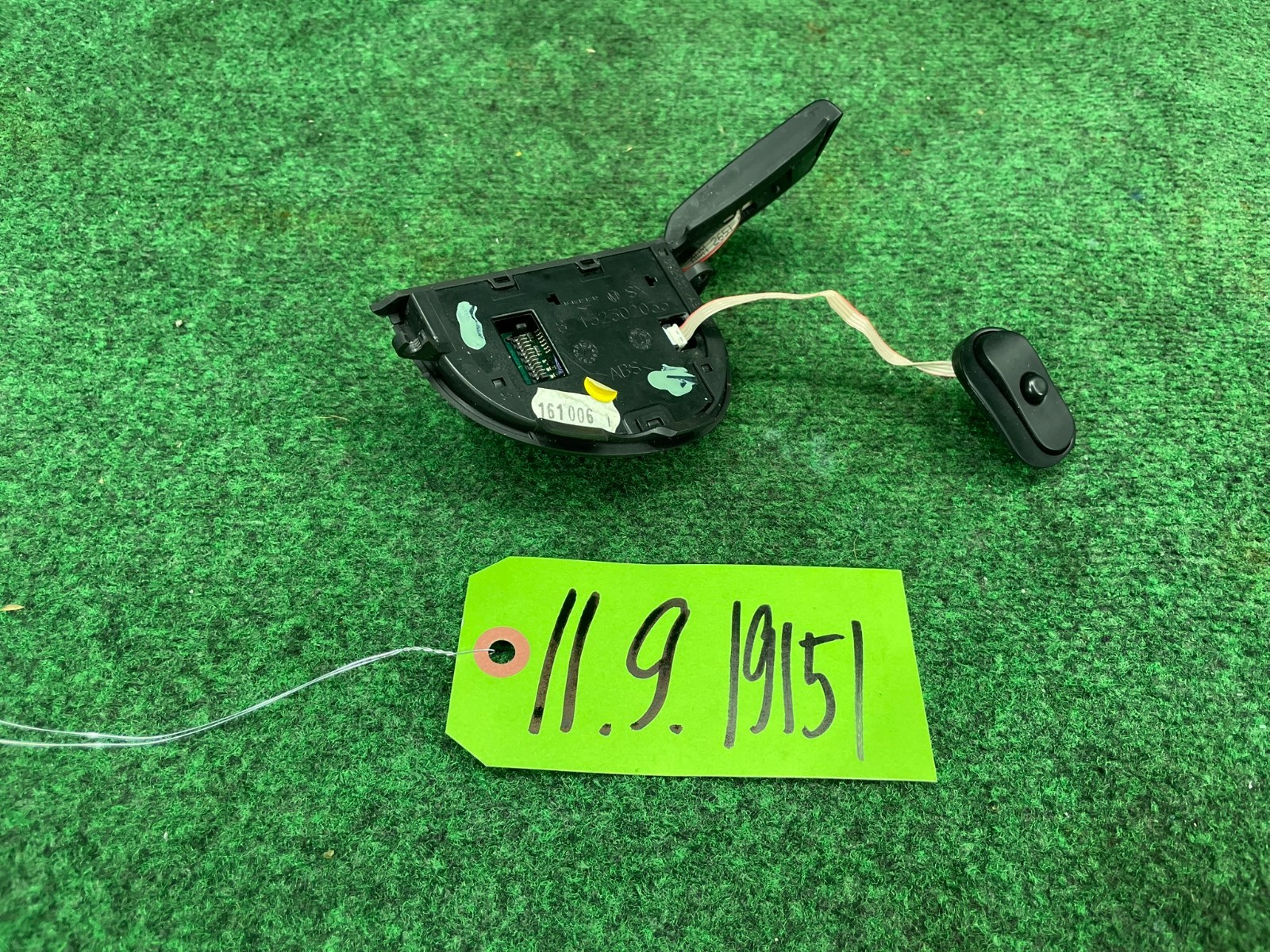 🛑 04-19 Maserati GranTurismo M145 Left Side Steering Wheel Button Switch OEM