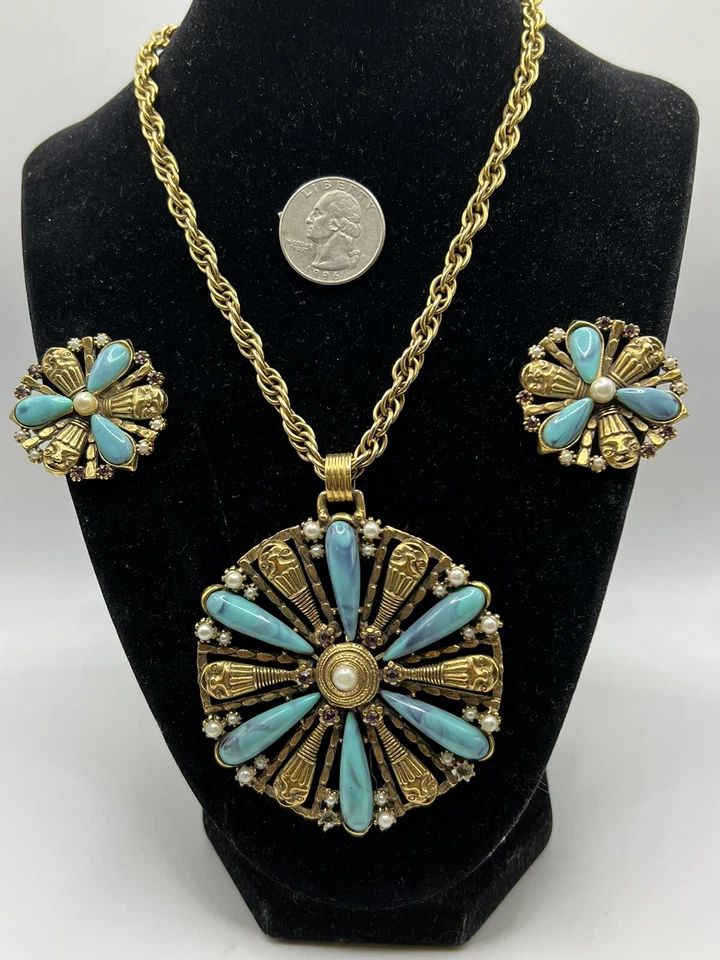 Vintage SELRO Selini Faux Turquoise  & Faux Pearls, CLOWNS Necklace/Earring Set Foto 2 de 4
