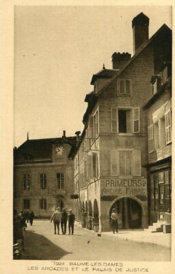 BAUME LES DAMES Les Arcades et le Palais de Justice PLUS eine Karte ANGEBOT