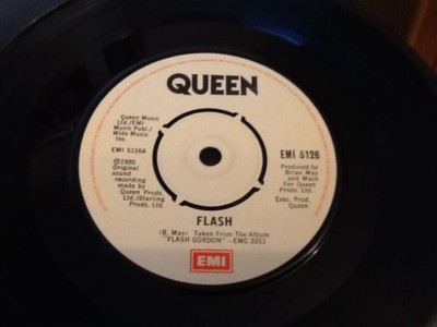 QUEEN . FLASH ( from the film Flash Gordon ) / FOOTBALL FIGHT . 1980