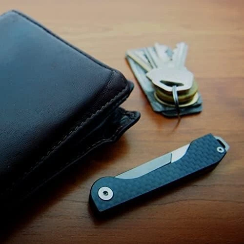 outROAR Gear Folding Scalpel Knife with Carbon Fiber Handle & 10 Replaceable - Picture 2 of 9
