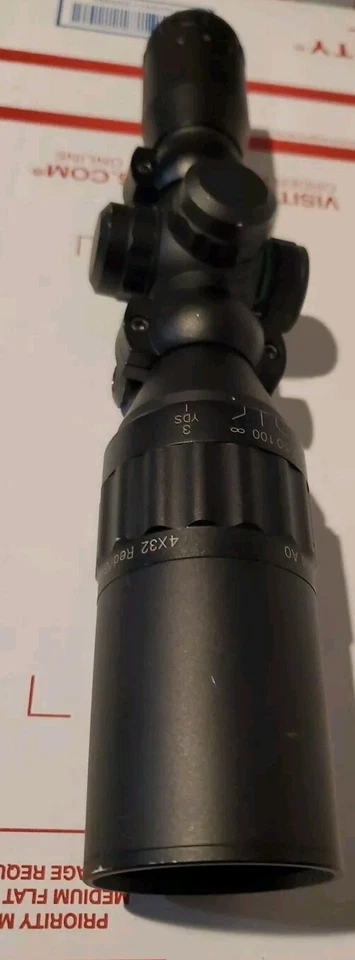 Mira para rifle Leapers 4x32 rojo/verde Mil-Dot AQ con montaje en riel - usada - ver fotos  Foto 3 de 4