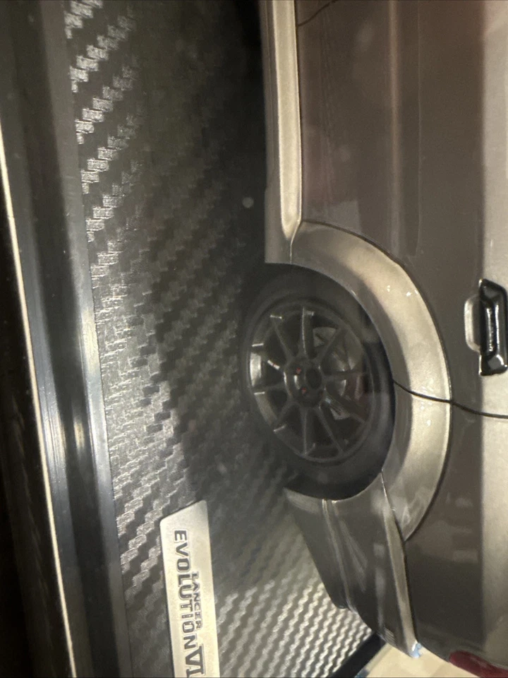 Modelo de encendido 1/18 Mitsubishi Lancer Evolution VI GSR TME CP9A plateado metálico Foto 2 de 4